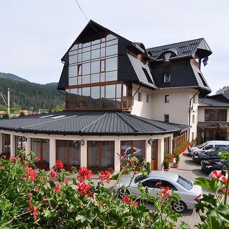 Hotel Cosmos Campulung Moldovenesc Ngoại thất bức ảnh