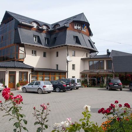 Hotel Cosmos Campulung Moldovenesc Ngoại thất bức ảnh