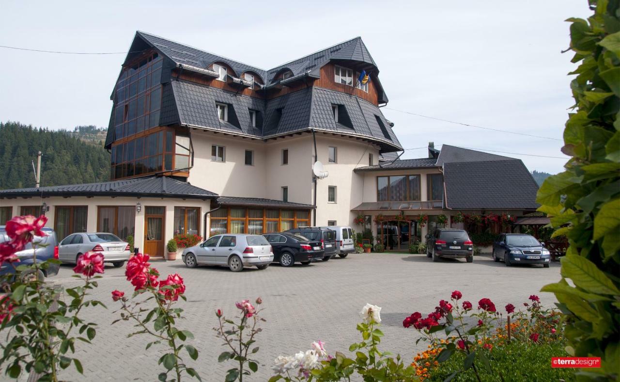 Hotel Cosmos Campulung Moldovenesc Ngoại thất bức ảnh