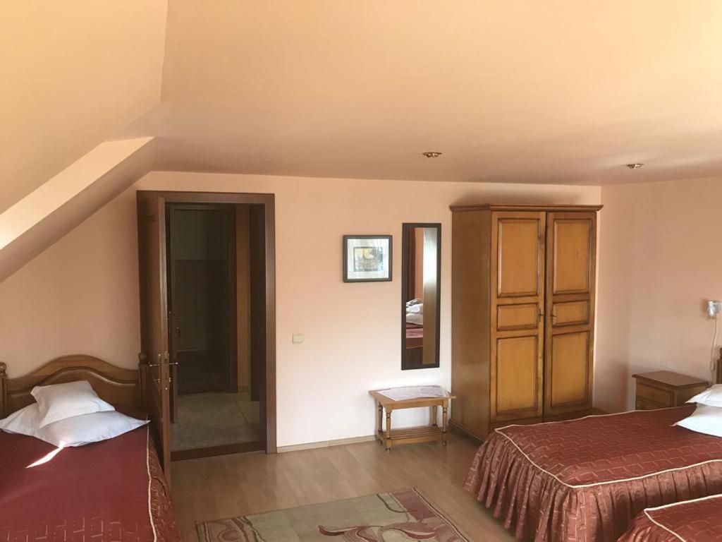 Hotel Cosmos Campulung Moldovenesc Ngoại thất bức ảnh